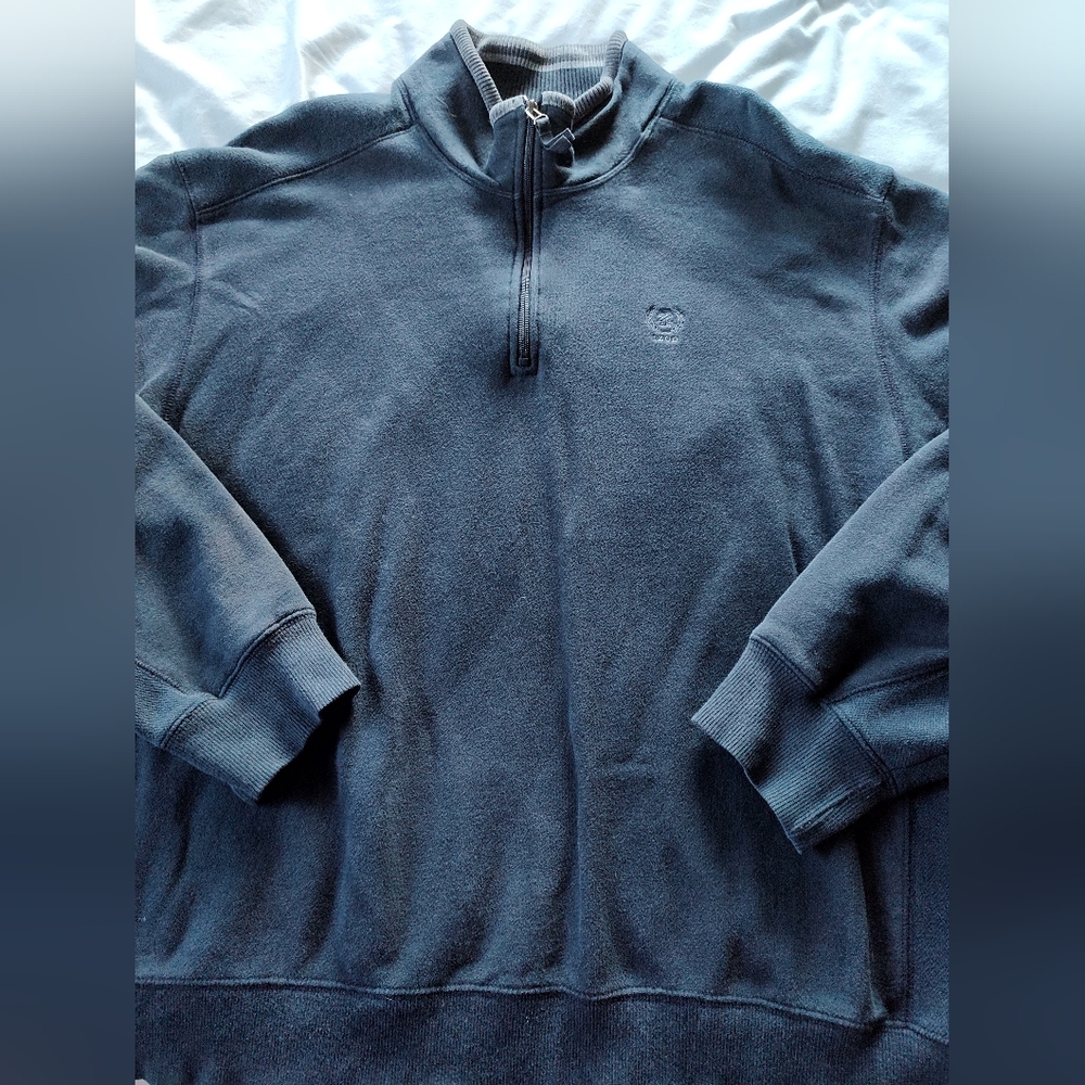 IZOD Men's 1/4 Zip Pullover. Size XL. Long Sleeves.